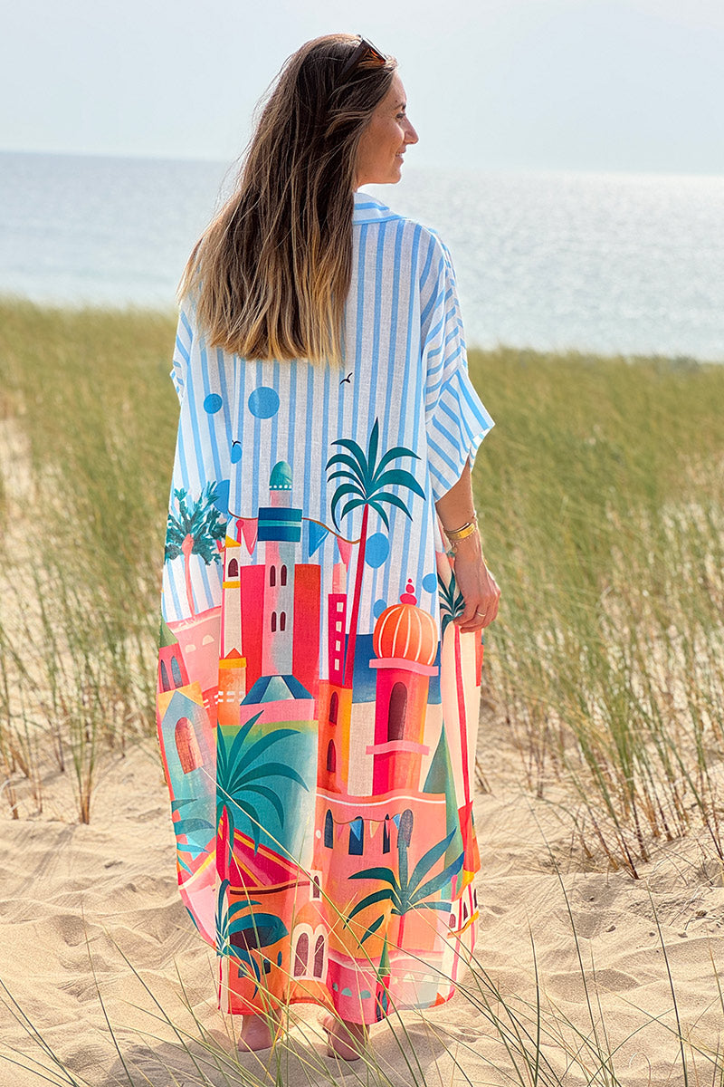 Robe chemise longue et large blanche imprimé Italie pastel rayures bleues