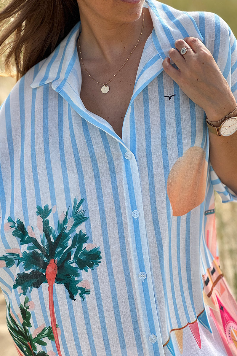 Robe chemise longue et large blanche imprimé Italie pastel rayures bleues