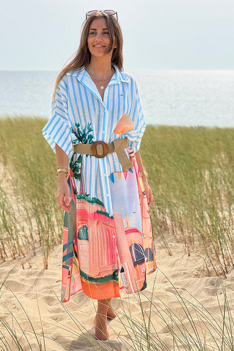 Robe chemise longue et large blanche imprimé Italie pastel rayures bleues