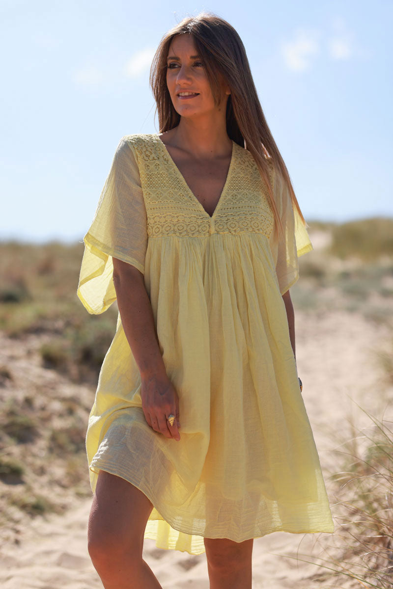 Robe jaune pâle légère voile de coton haut dentelle