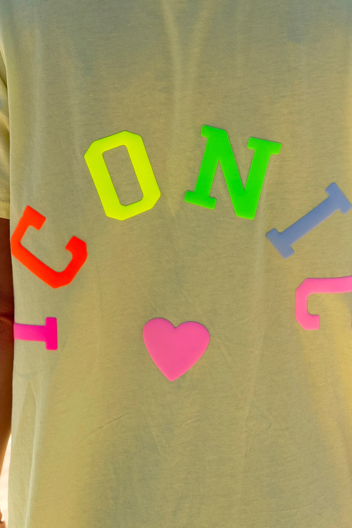 Robe courte jaune en coton sérigraphie puff Iconic multicolore