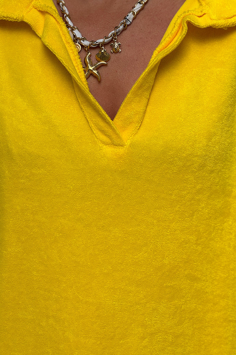 Robe en éponge souple jaune col polo
