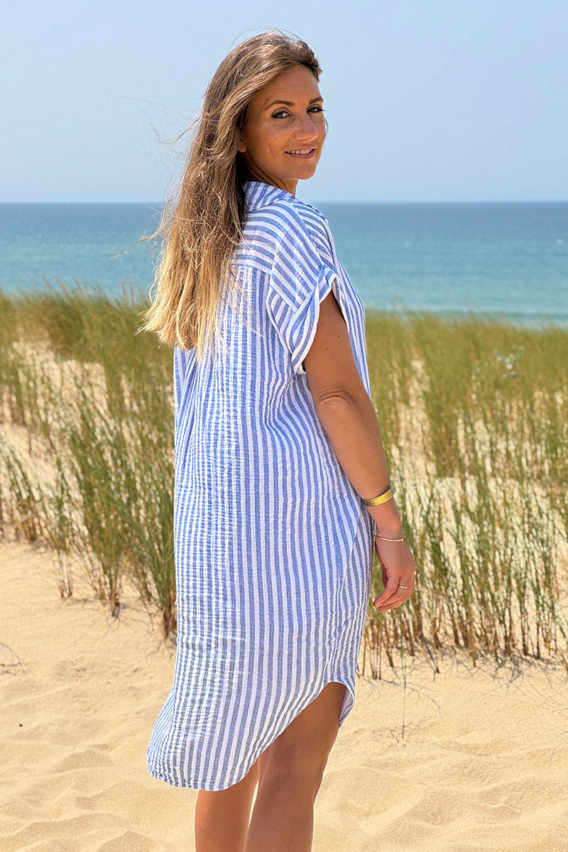 Robe en gaze de coton a rayures bleues broderie palmier éponge