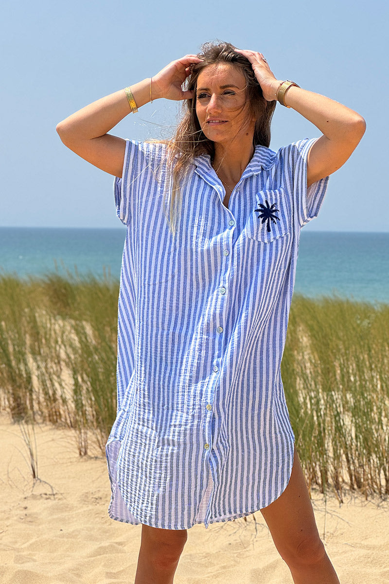 Robe en gaze de coton a rayures bleues broderie palmier éponge