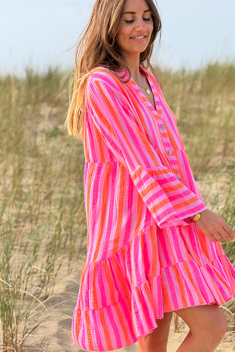 Robe en gaze de coton à volants imprimé rayures rose et orange fluo