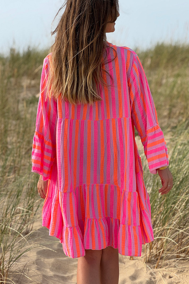 Robe en gaze de coton à volants imprimé rayures rose et orange fluo
