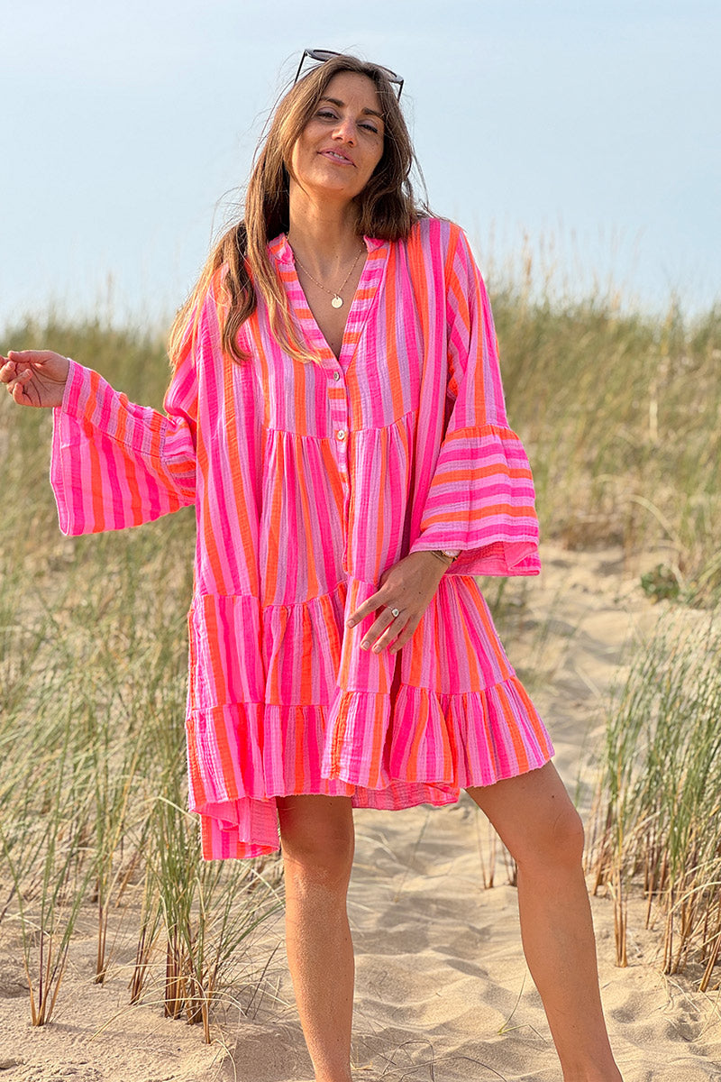 Robe en gaze de coton à volants imprimé rayures rose et orange fluo