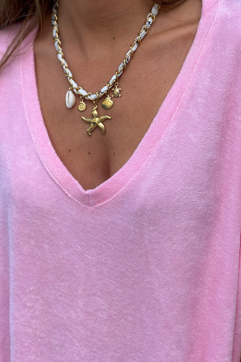 Robe longue éponge rose coupe t-shirt long et large col v