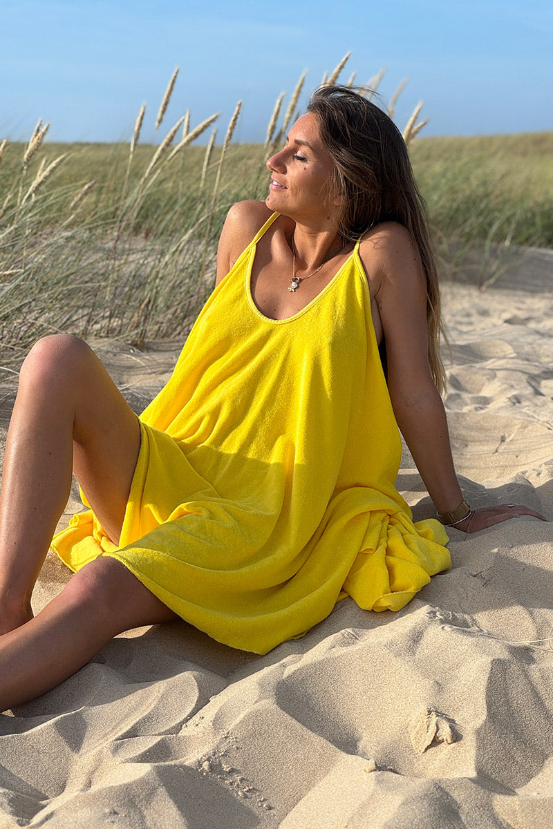 Robe jaune en éponge souple à bretelles