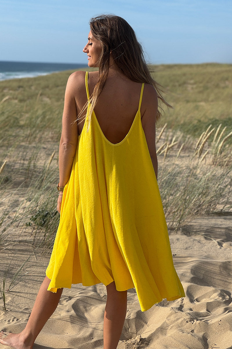 Robe jaune en éponge souple à bretelles