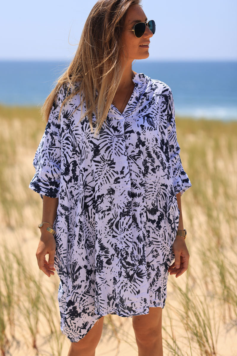 Vestido amplio de algodón con cuello de pico y estampado de islas azul marino