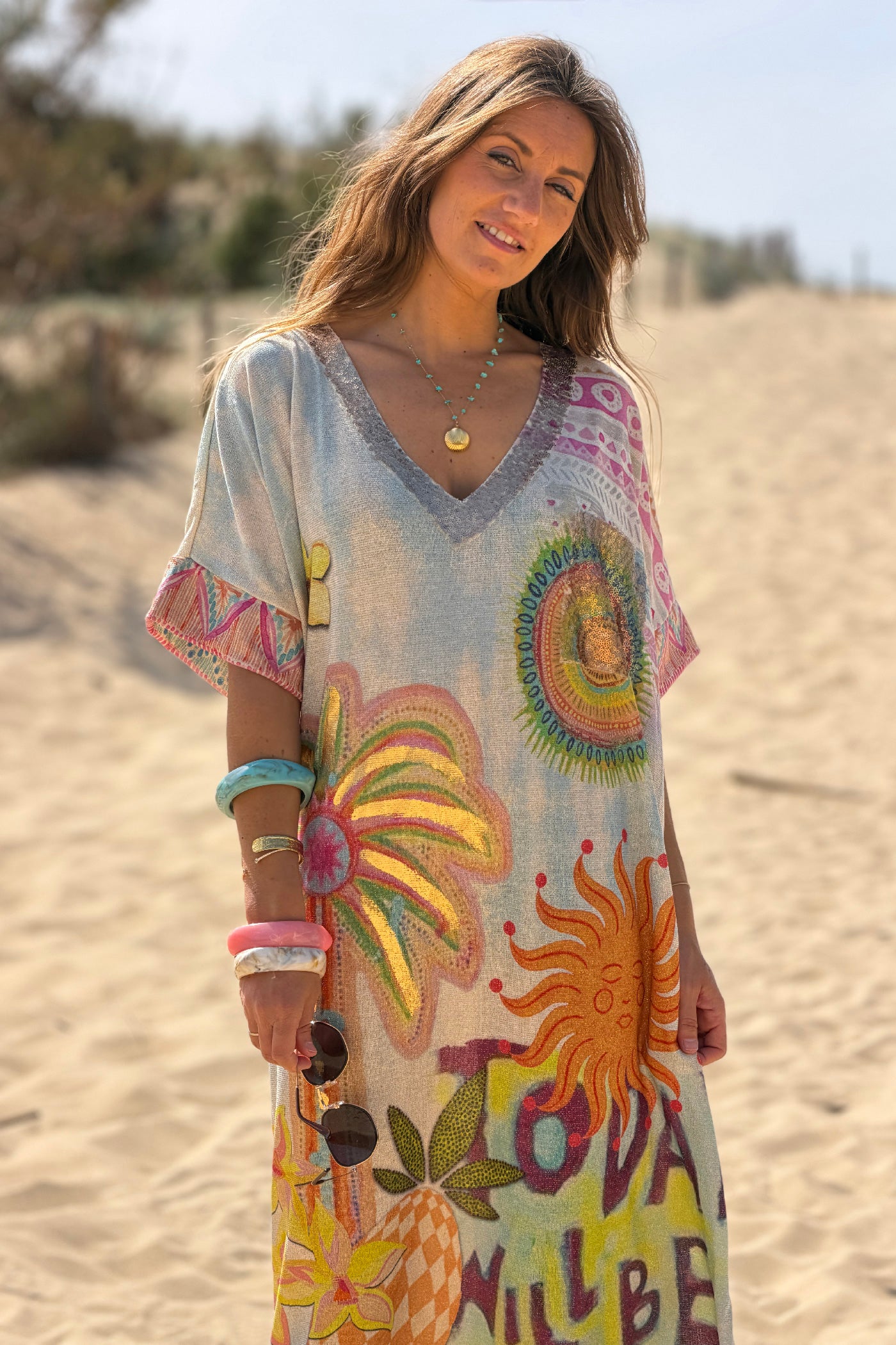 Robe large et brillante imprimé palmier et mandala colorés col et poches sequins