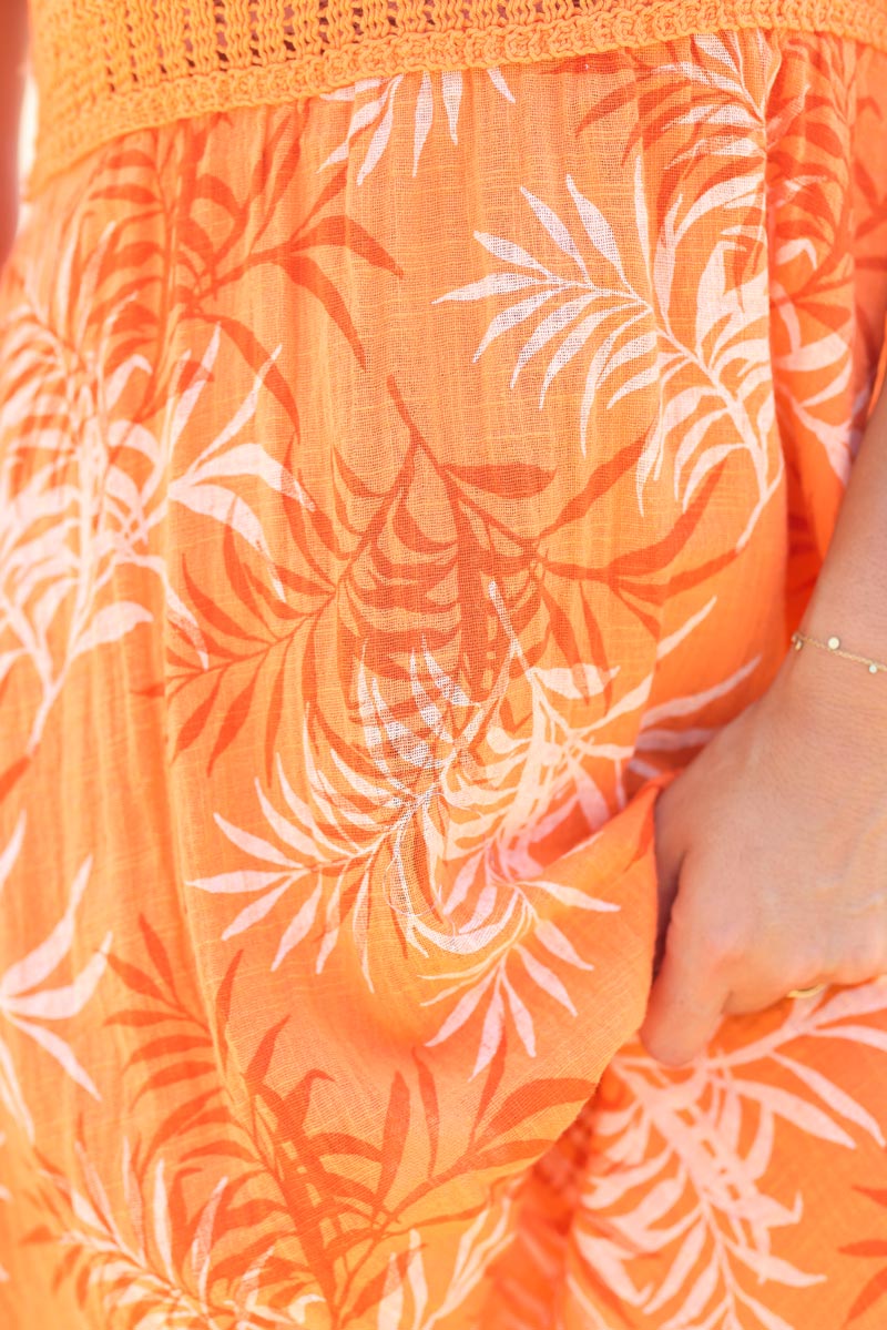 Robe legere orange imprime feuilles buste et bretelles crochet G070 (1)