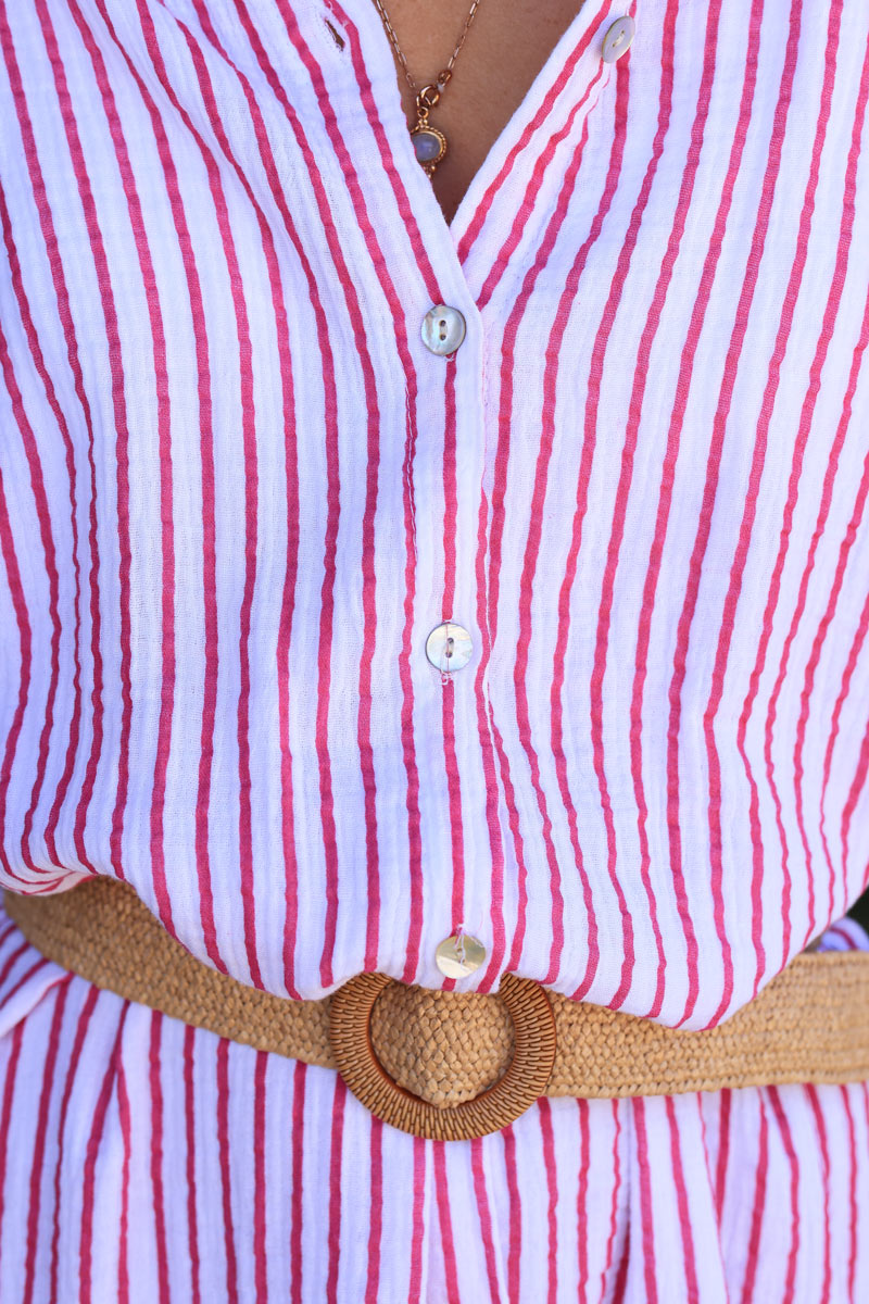 Vestido largo con botones en gasa de algodón con rayas verticales rosas y cinturón estilo rafia