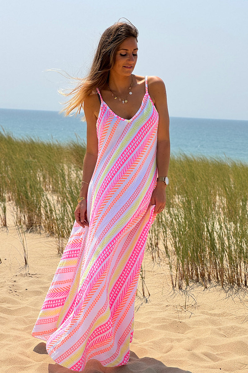 Robe longue à bretelles en gaze de coton imprimé ethnique rose orange et jaune