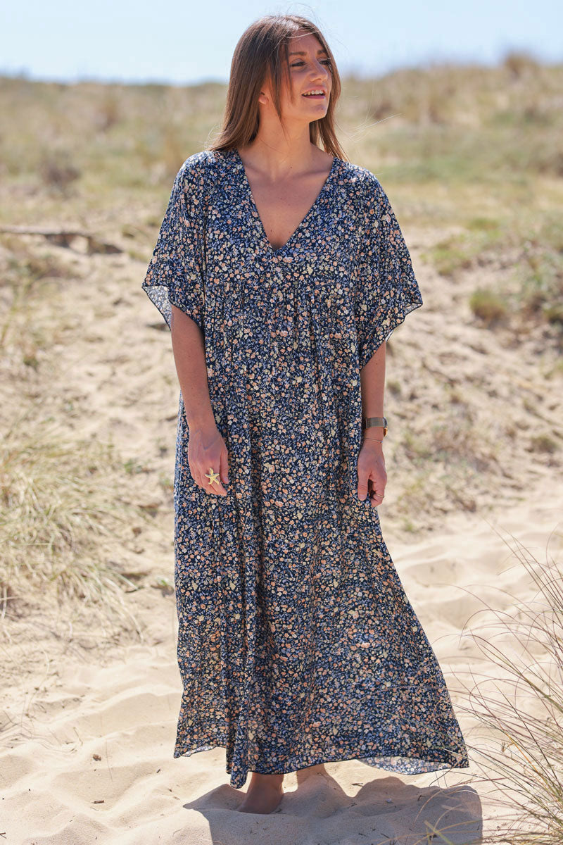Robe longue bleu marine fluide col V manches courtes imprimé liberty