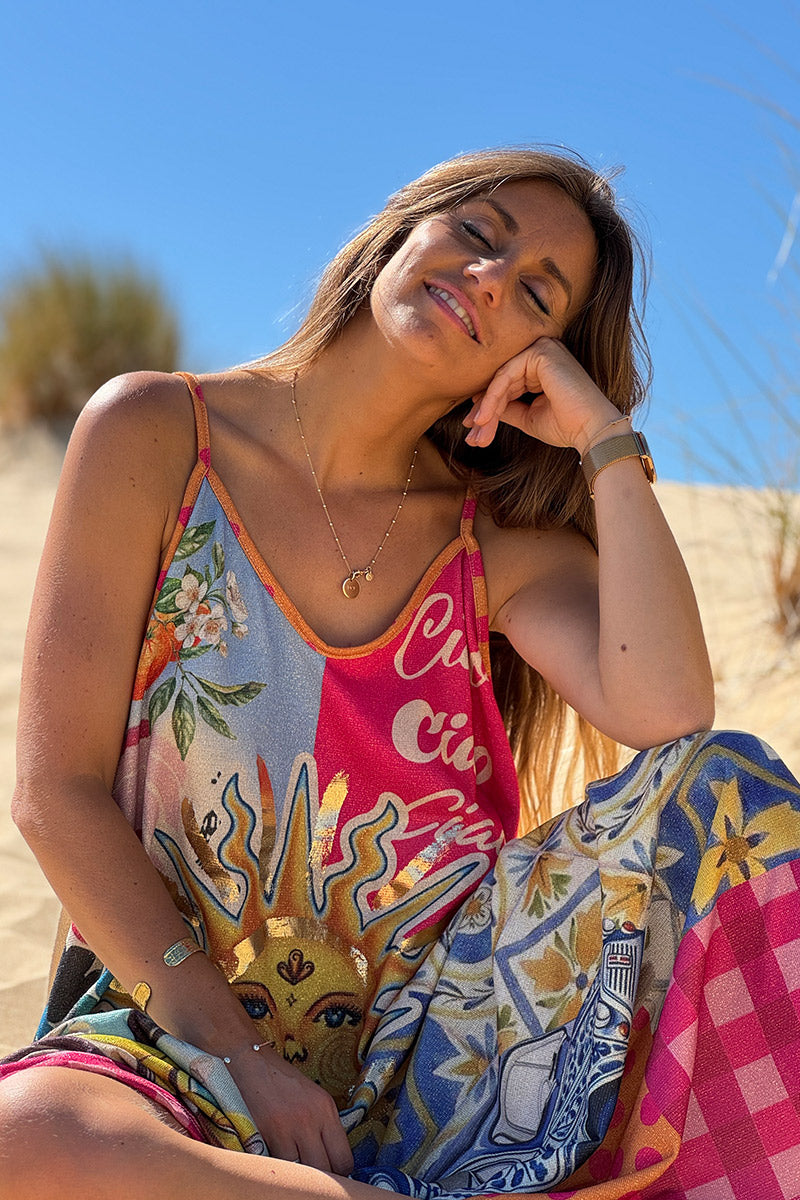 Robe longue brillante à bretelles imprimé soleil vespa jaune Dolce Vita fuchsia