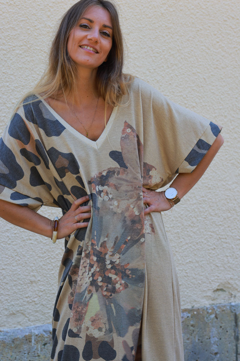 Robe longue camel brillante doree imprime fleurs et grand leopard