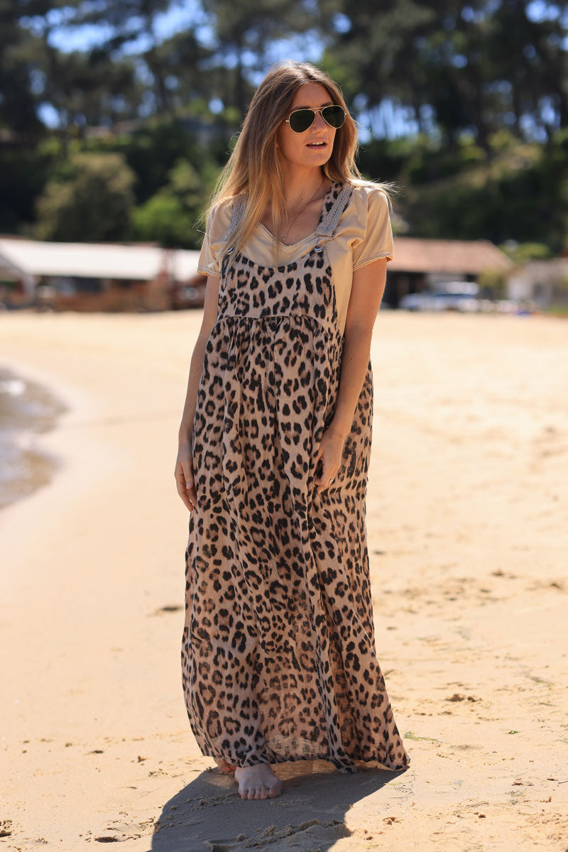 Camel maxi dress with leopard print and overalls style