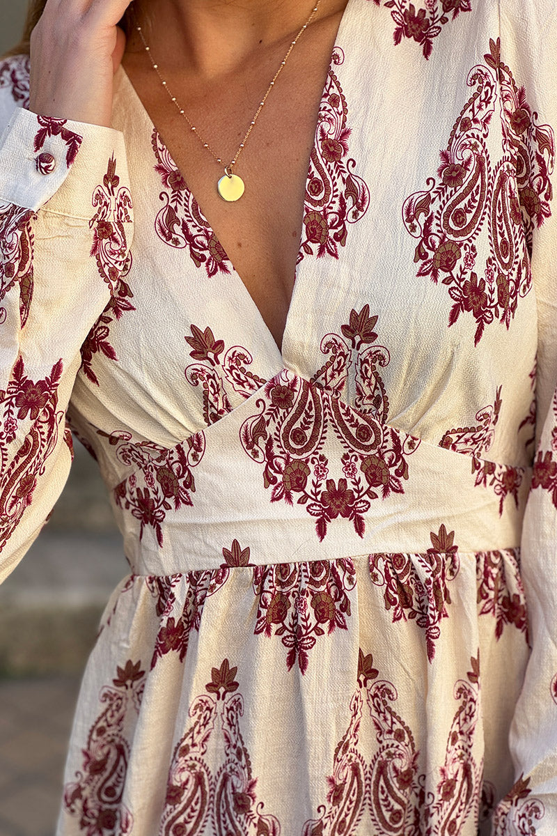 Robe longue écrue fluide à motifs cachemire aubergine