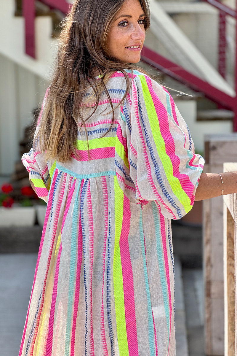Robe longue en coton broderie ethnique fluo fuchsia
