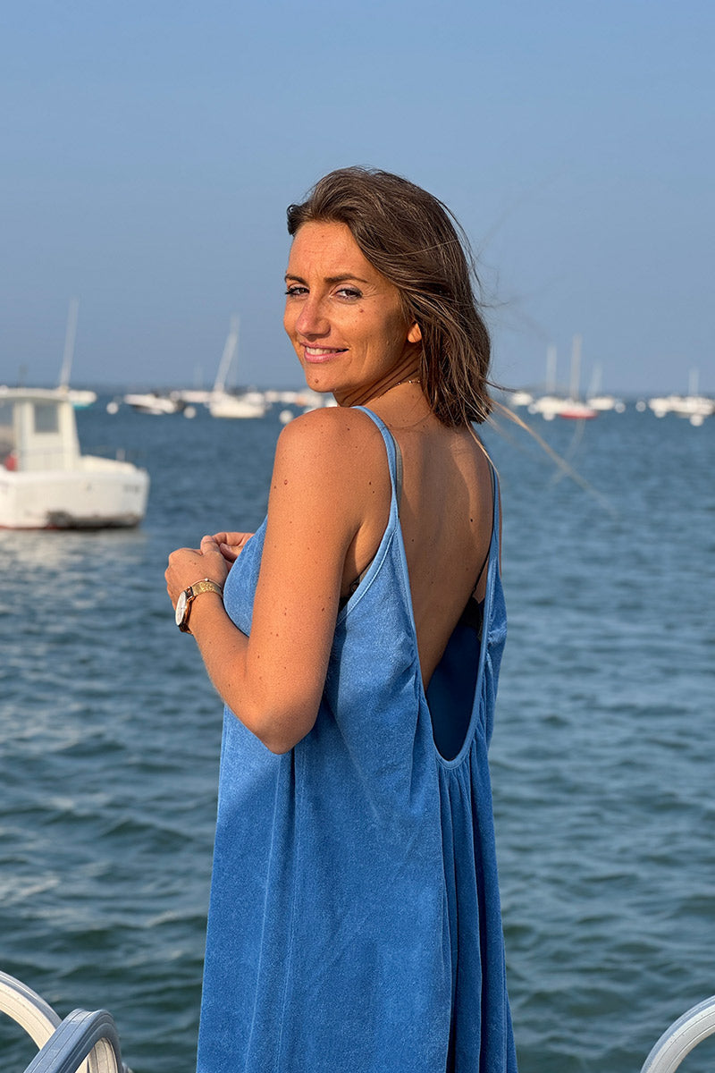 Robe longue en éponge bleu roi à bretelles