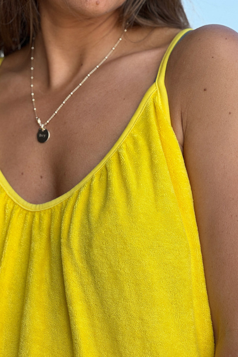 Robe longue en éponge jaune à bretelles