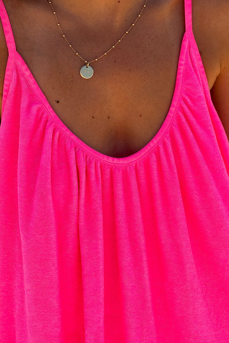 Robe longue en éponge rose fluo à bretelles