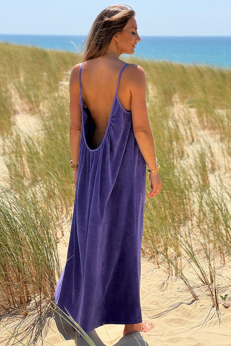 Robe longue en éponge violette à bretelles