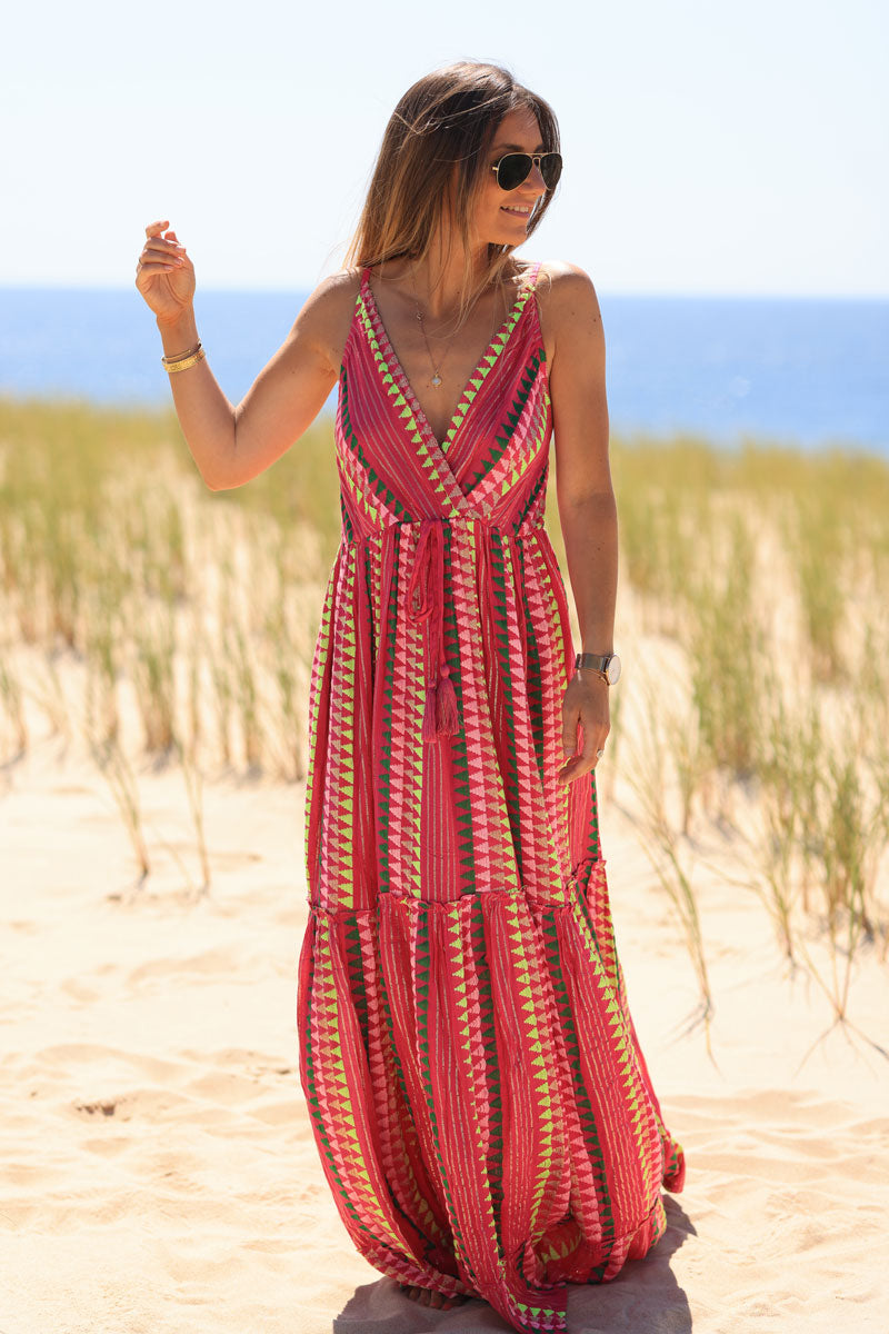 Vestido largo fucsia con tirantes coloridos bordados etnicos