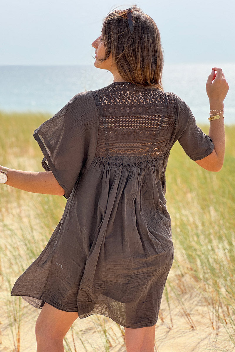 Robe marron chocolat légère voile de coton haut dentelle