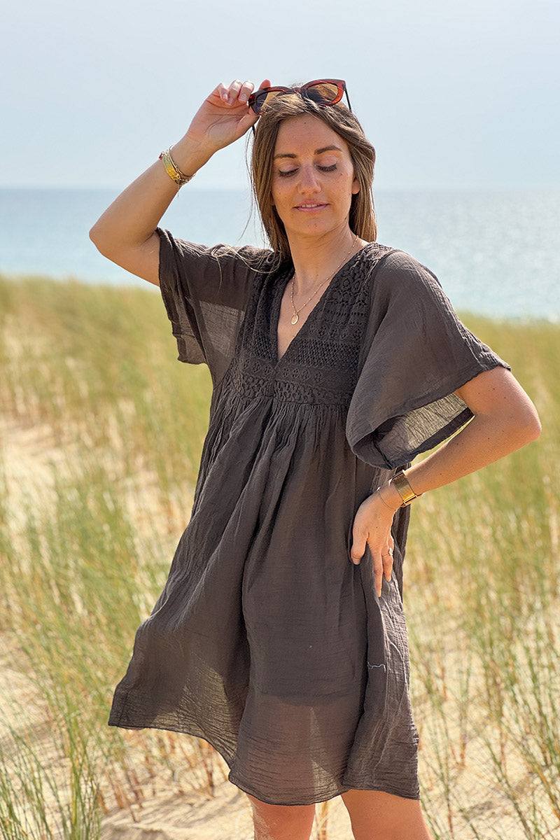 Robe marron chocolat légère voile de coton haut dentelle