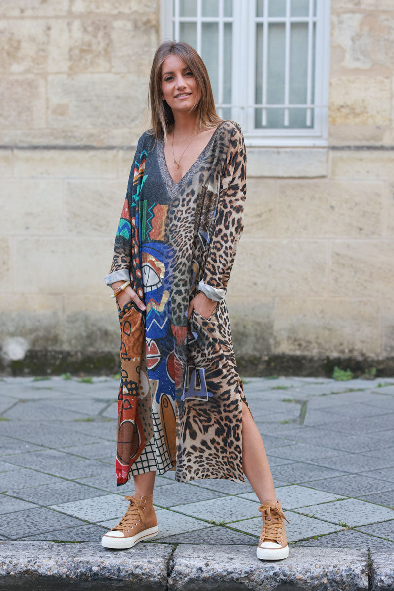 Vestido midi suave y brillante con estampado de leopardo y cuadro de Picasso con cuello de lentejuelas