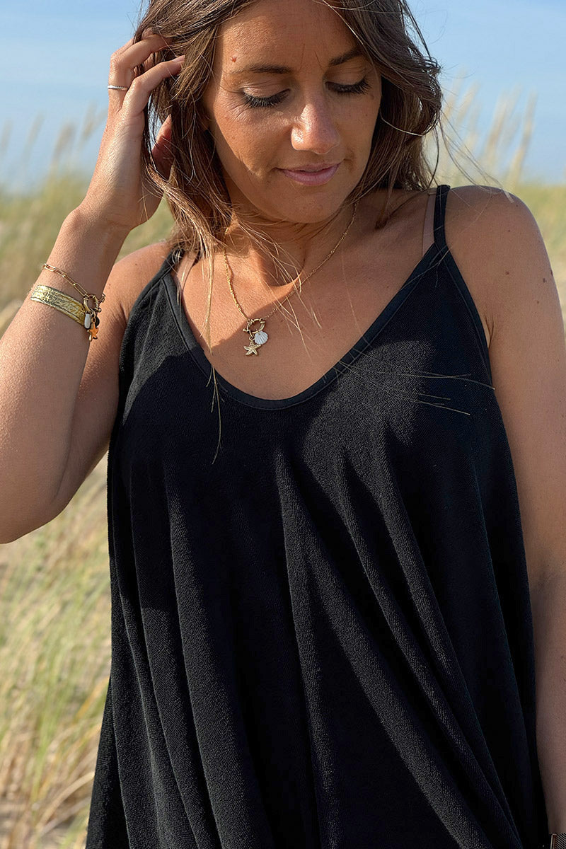 Robe noire en éponge souple à bretelles