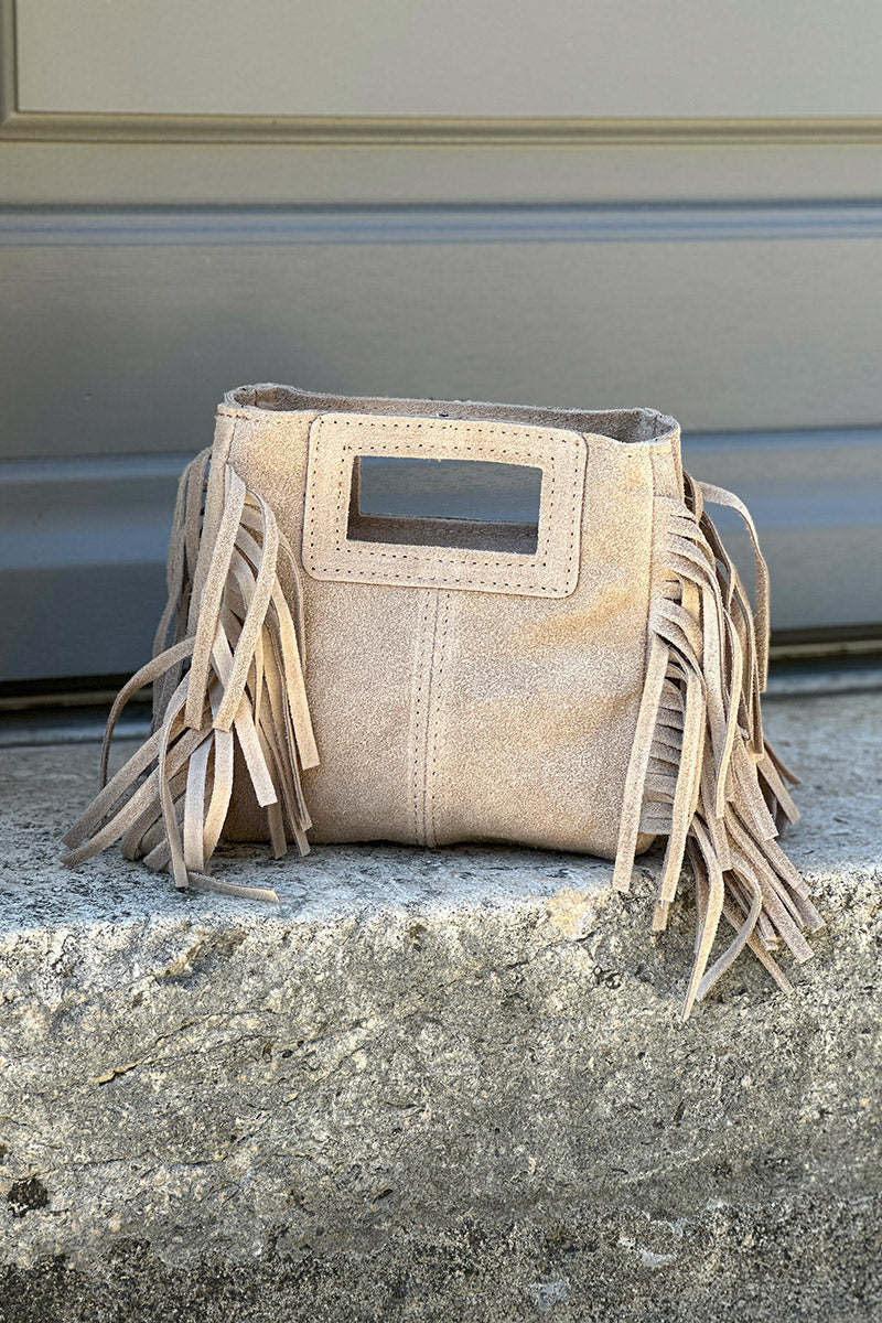 Sac à main à franges beige en cuir suède anse poignée et bandoulière mini format