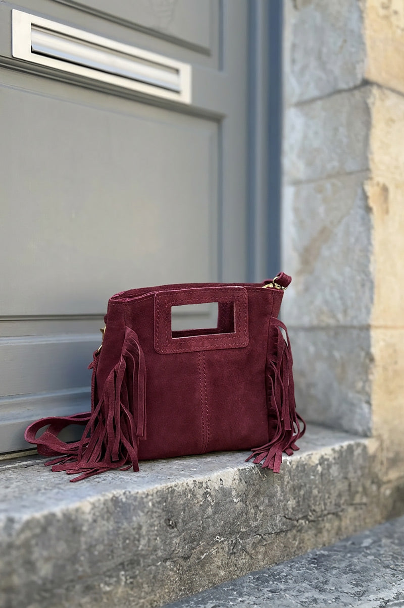 Sac à main à franges bordeaux en cuir suède anse poignée et bandoulière mini format