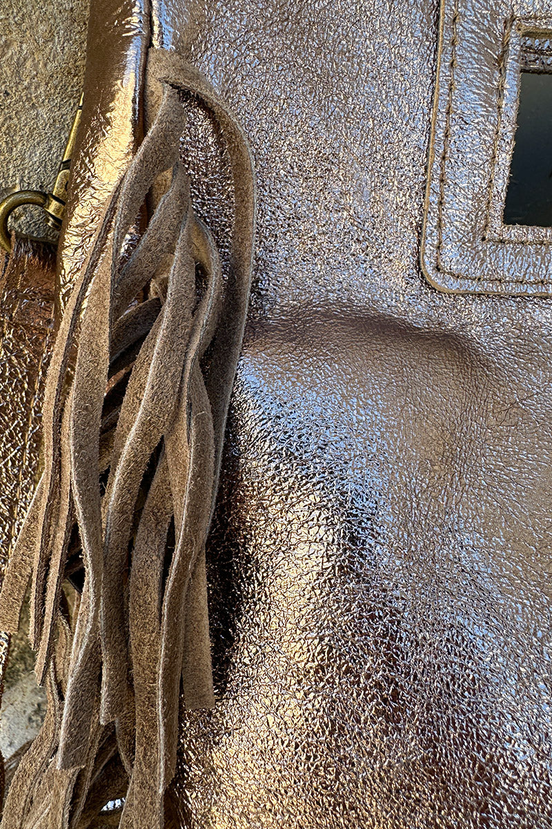 Sac à main à franges taupe bronze en cuir irisé anse poignée et bandoulière
