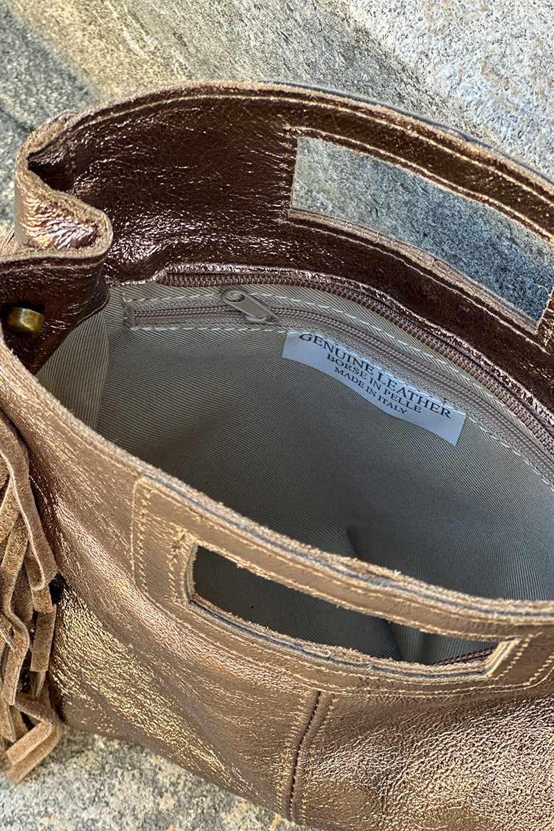 Sac à main à franges taupe bronze en cuir irisé anse poignée et bandoulière