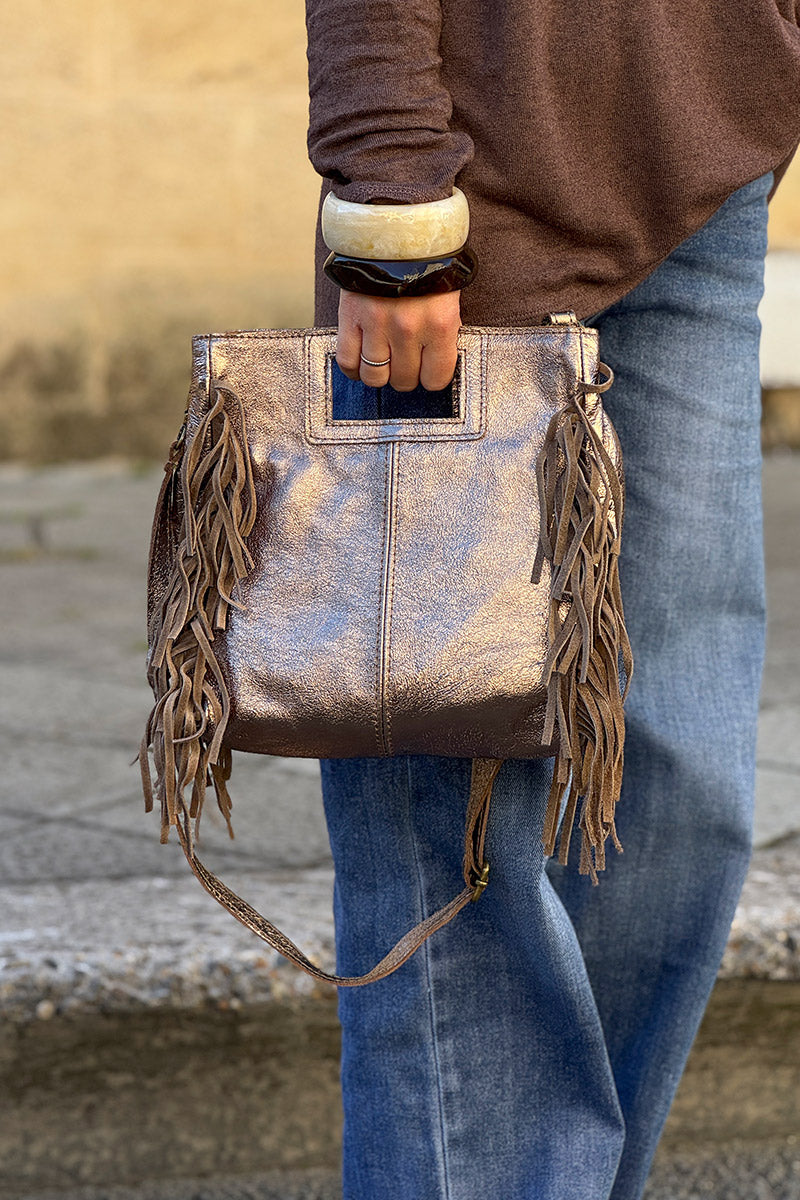 Sac à main à franges taupe bronze en cuir irisé anse poignée et bandoulière