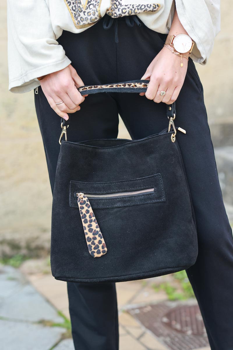 Sac à main forme seau noir en cuir velours détails léopard