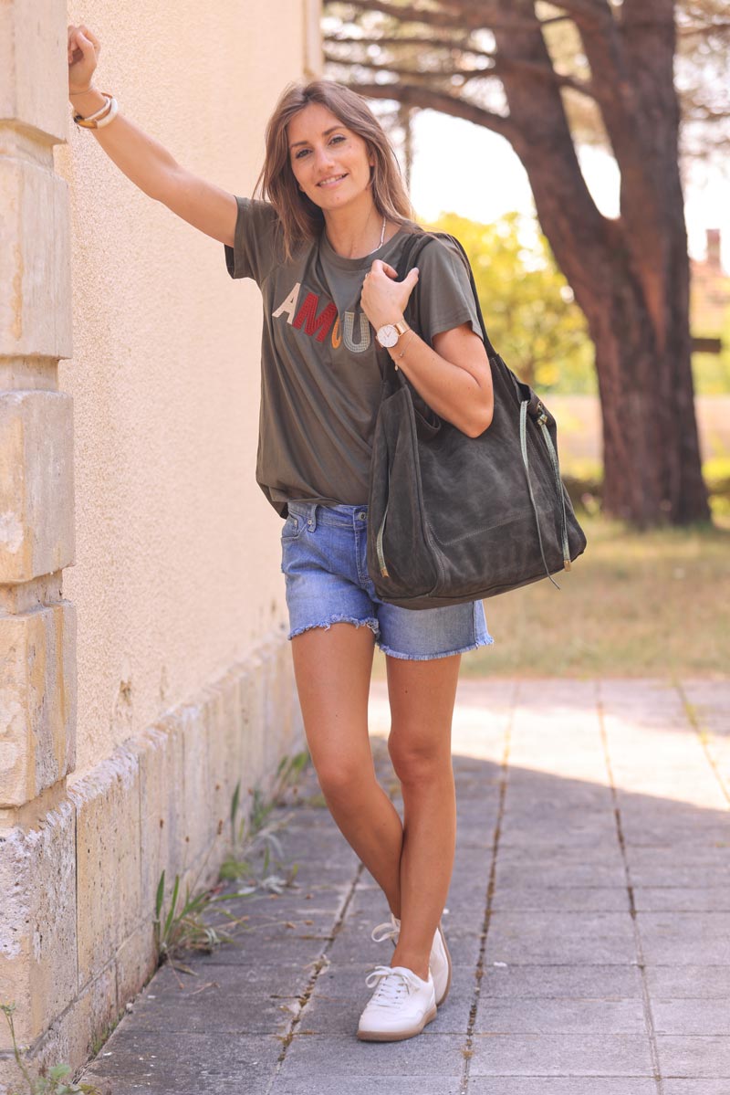 Bolso de mano caqui de ante con bolsillo grande y lazos brillantes