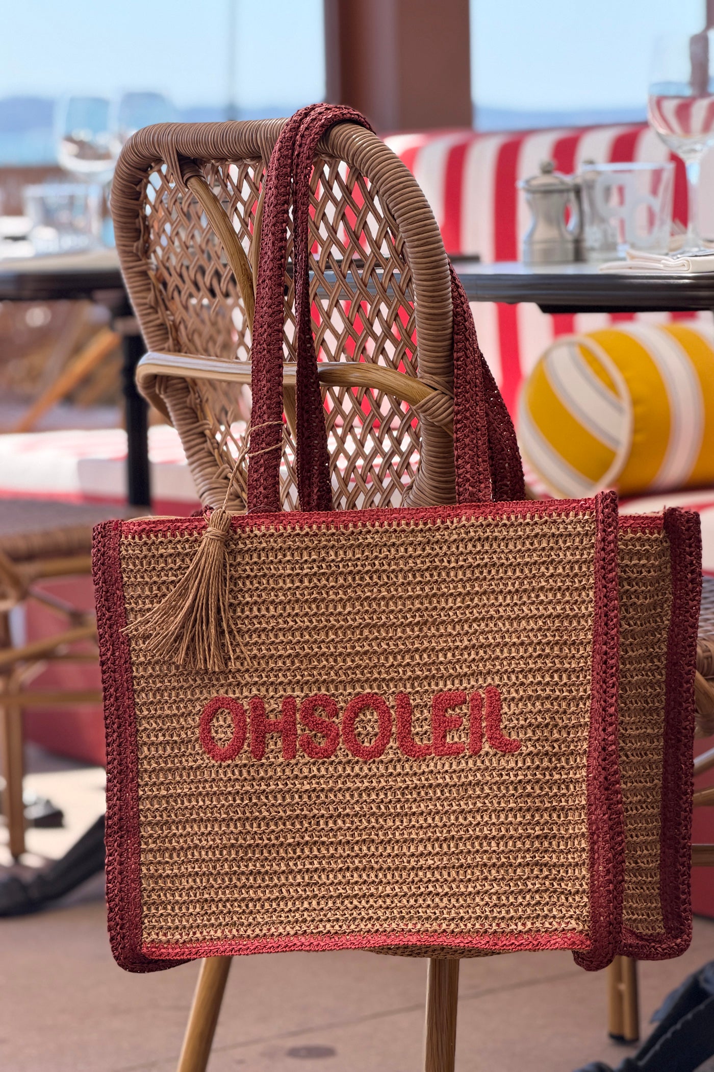 Sac cabas en style raphia paille camel et bordeaux broderie "Oh Soleil"
