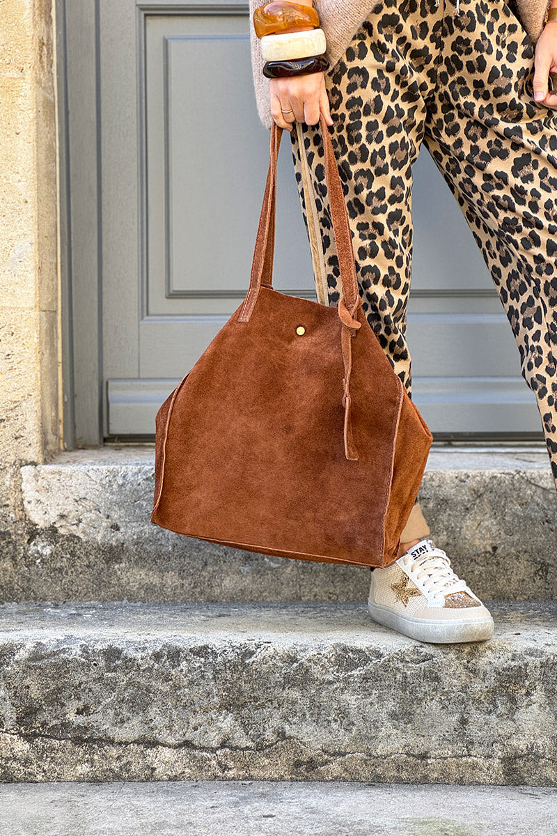 Sac en cuir velours camel forme tote bag avec grande pochette