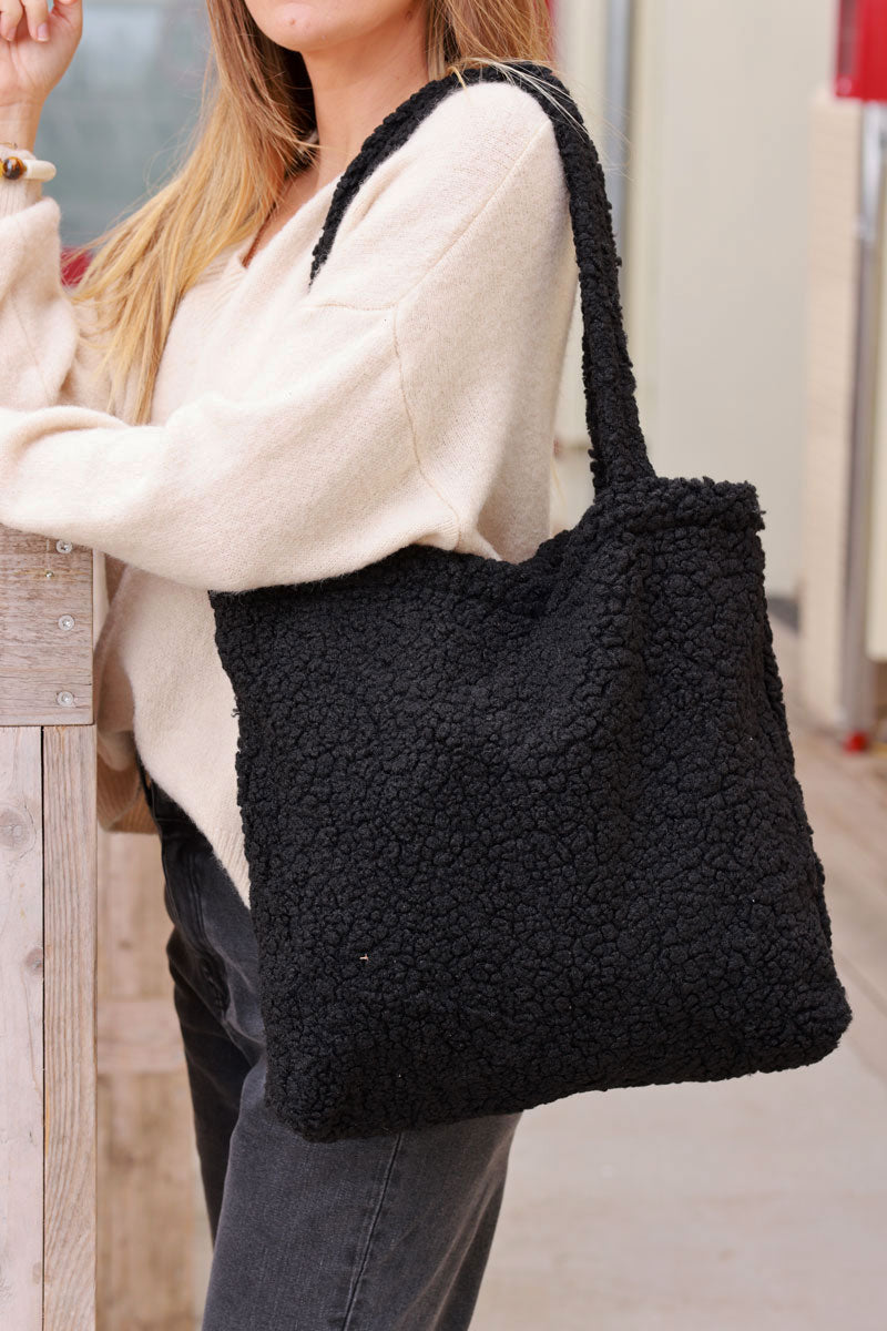 Sac style tote bag noir en moumoute souple doublure suédine