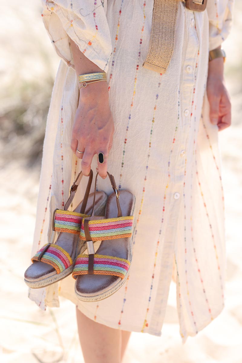 Sandales à talon compensées brides corde multicolore