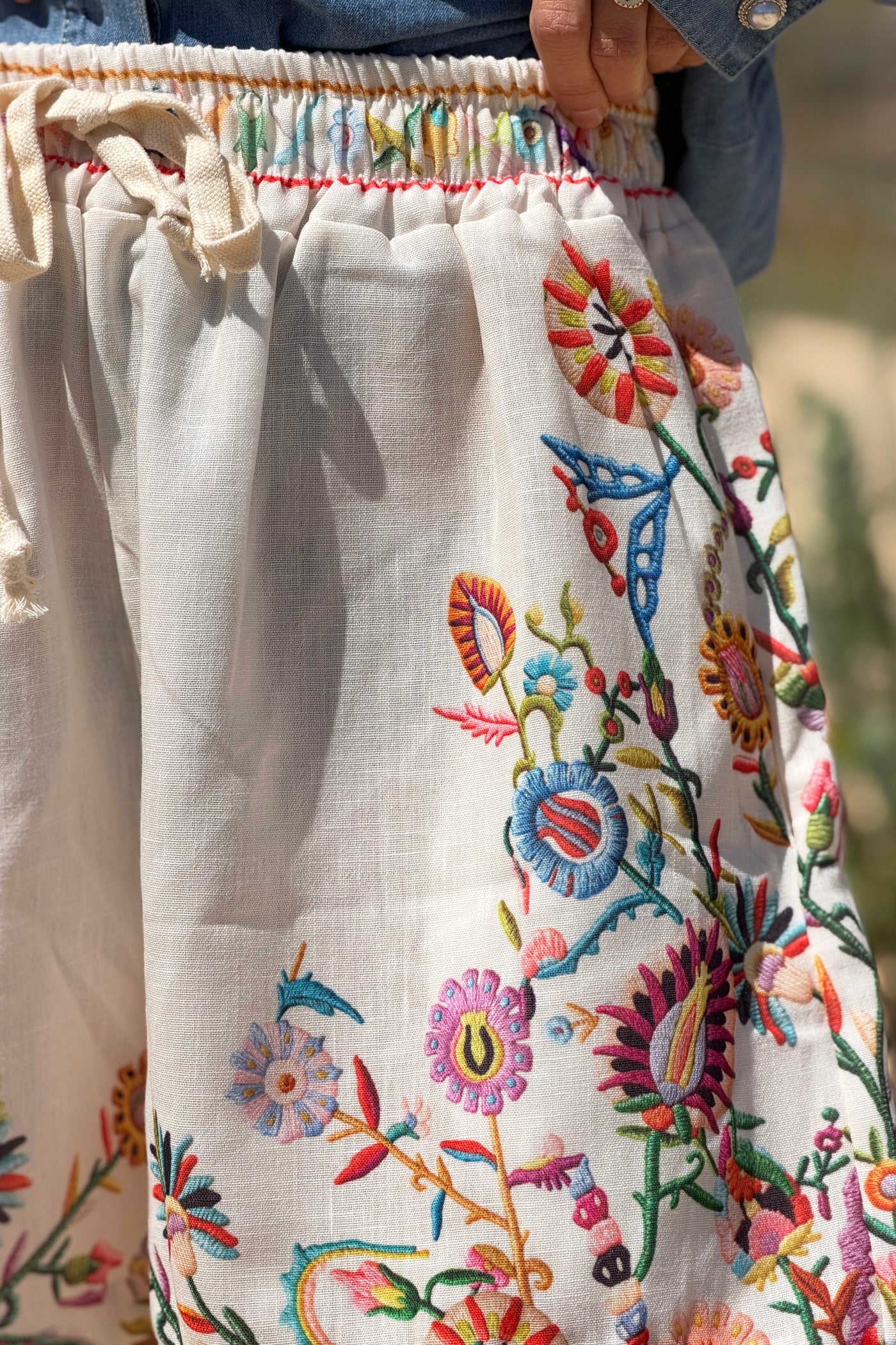 Beige Embroidered Folk Garden Pull-On Shorts