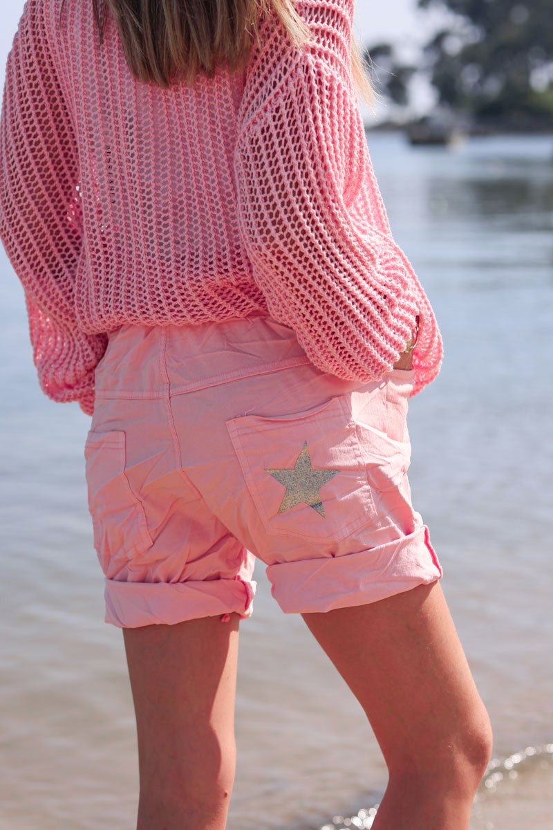 Pantalón corto confort rosa en lona elástica con estrellas brillantes