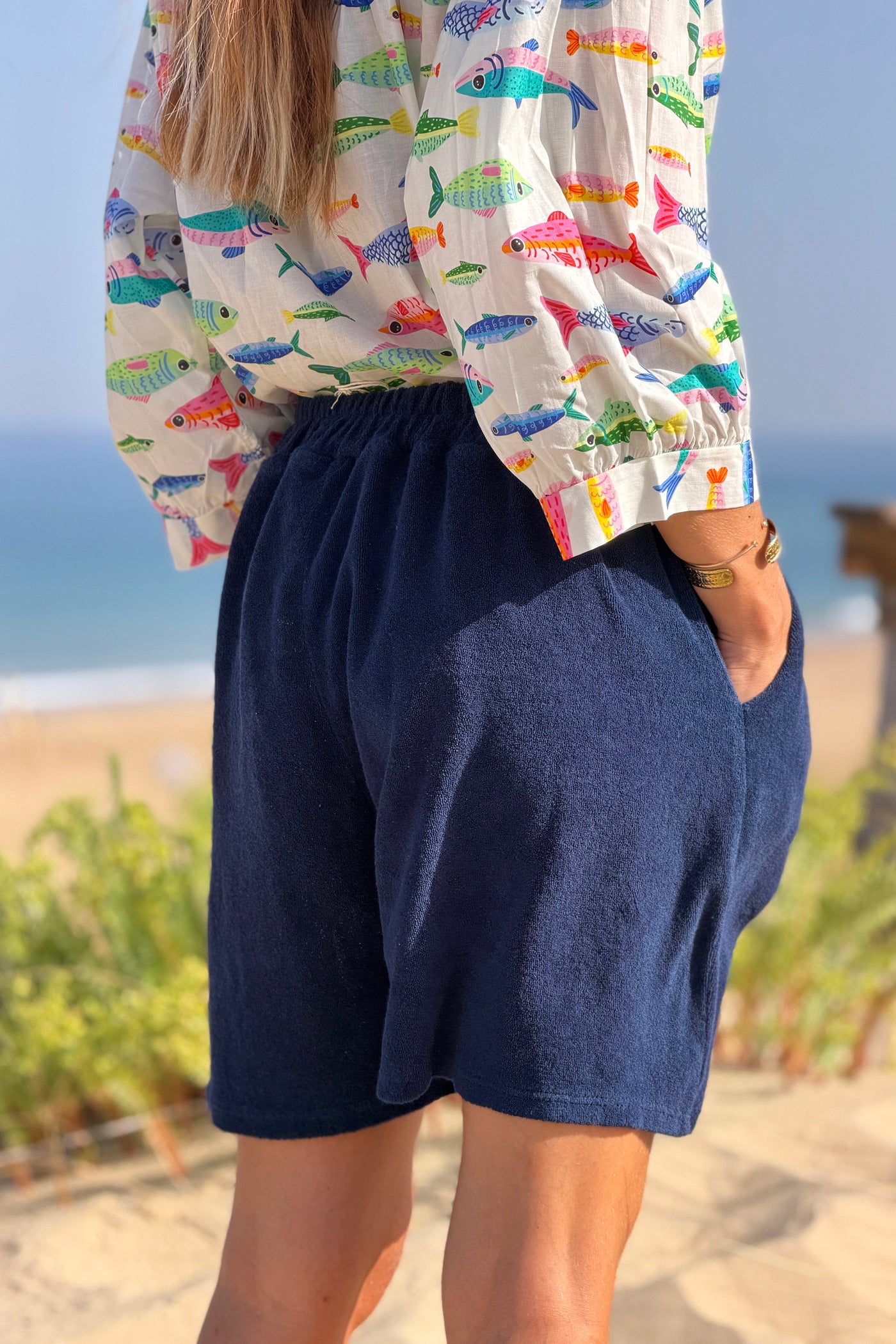 Short en éponge bleu marine fluide taille élastique
