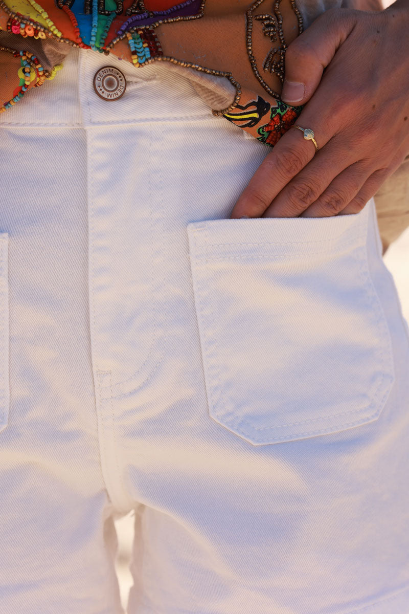 Short en jean blanc poches plaquées