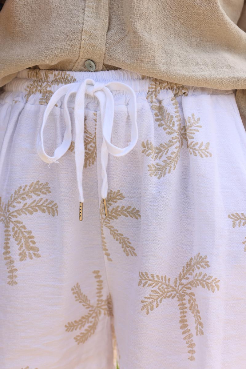 Short long et souple blanc cassé taille haute motifs palmiers effet broderie